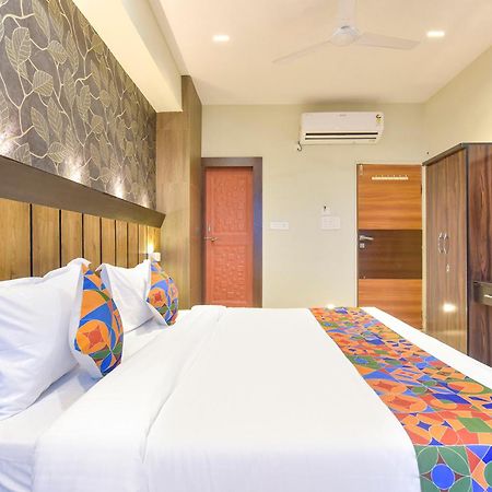 Fabhotel The Max Glory Индор Екстериор снимка