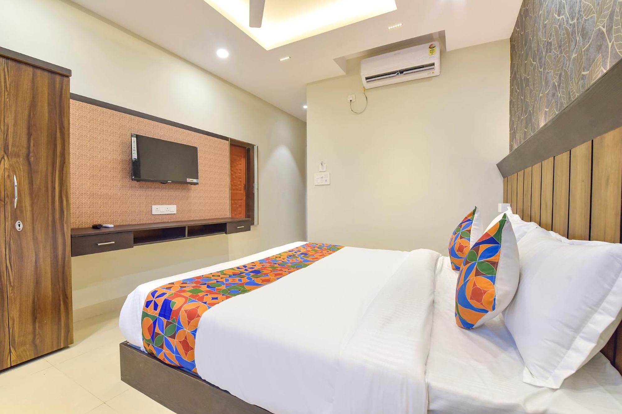 Fabhotel The Max Glory Индор Екстериор снимка