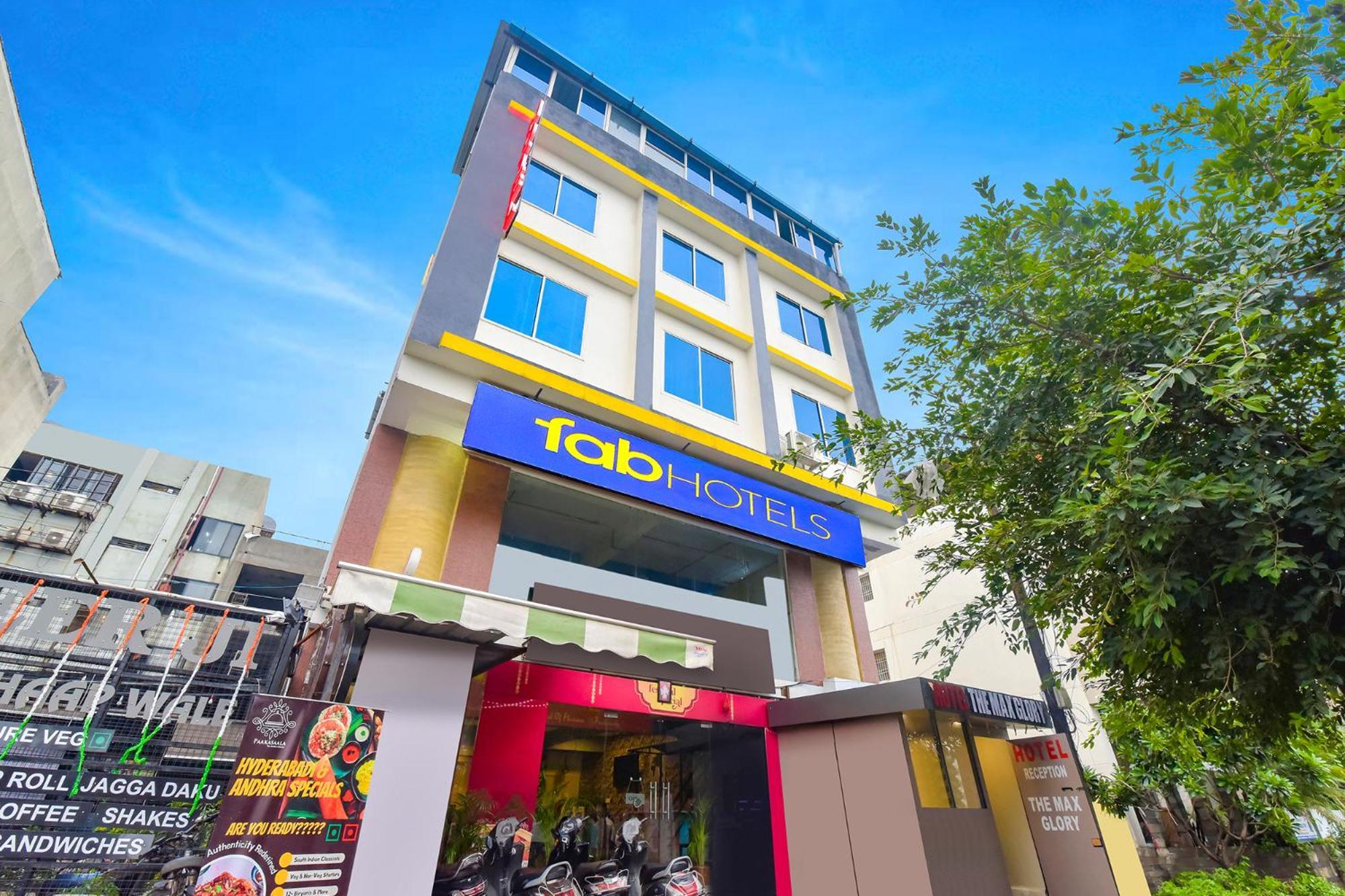 Fabhotel The Max Glory Индор Екстериор снимка