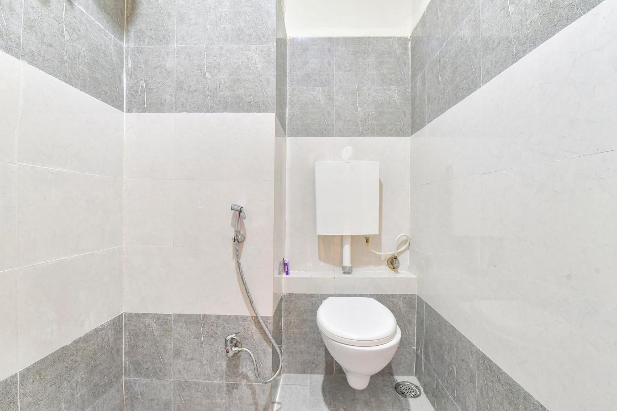 Fabhotel The Max Glory Индор Екстериор снимка