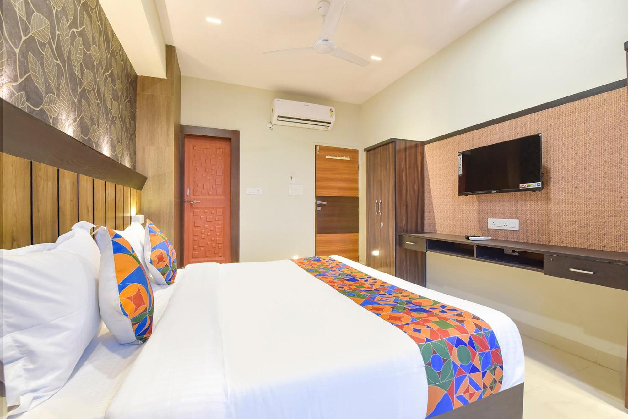 Fabhotel The Max Glory Индор Екстериор снимка