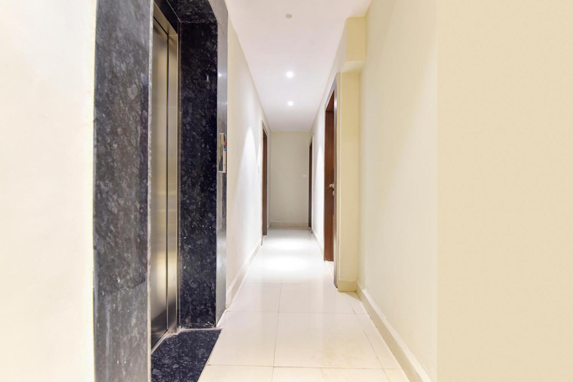 Fabhotel The Max Glory Индор Екстериор снимка